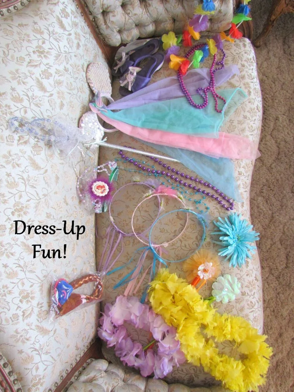 KID'S DRESS-UP ACCESSORIES for PLAY: FLOWER LEIS, NECKLACES, WANDS, HEADBANDS ++